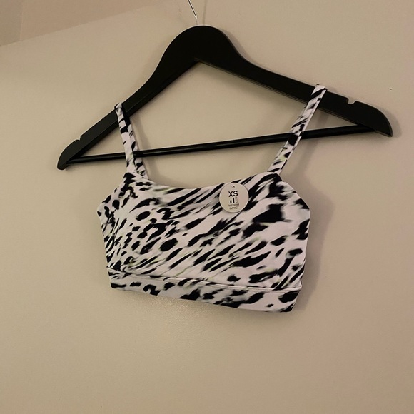 Medium Impact Animal Print Sports Bra - Picture 4 of 4